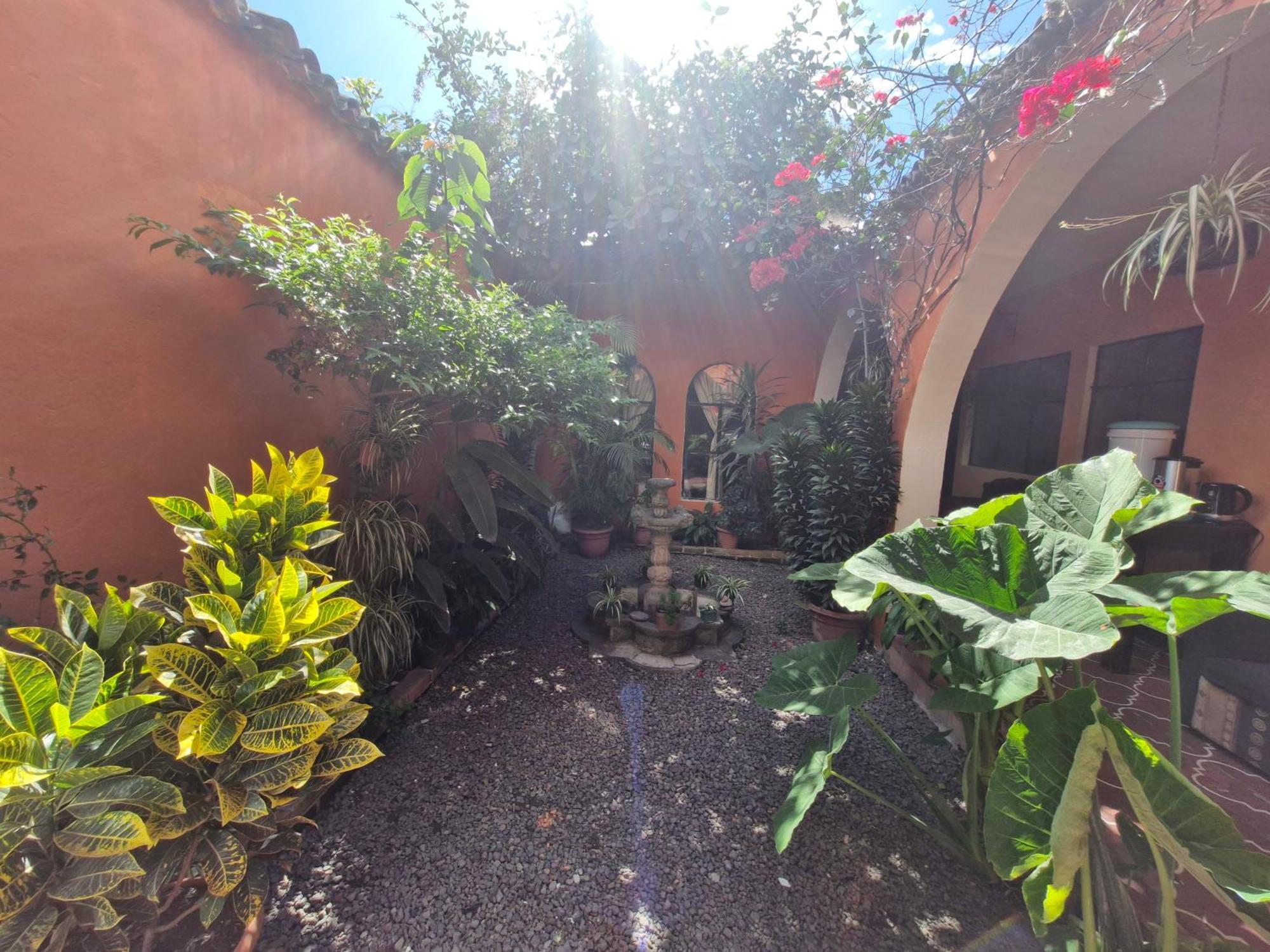 Hospedaje El Viajero Antigua Lli ภายนอก รูปภาพ